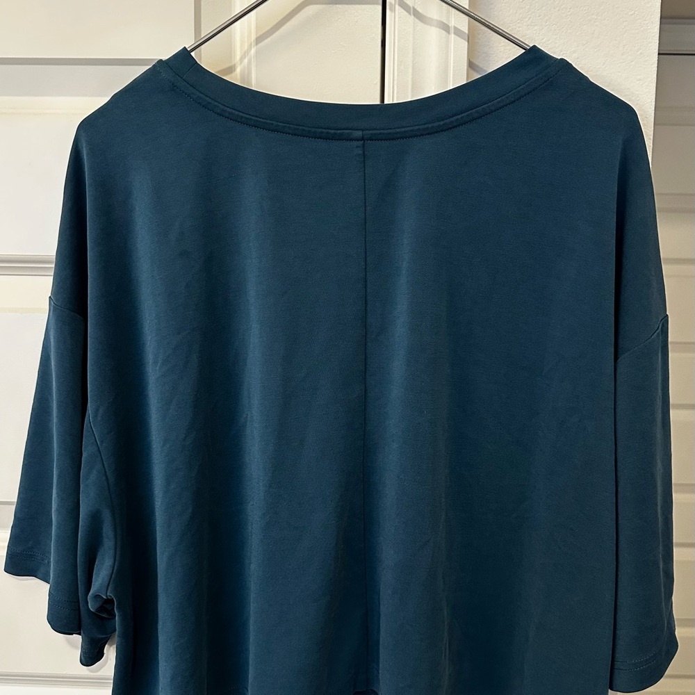 Fabletics Teal Short Sleeve Boxy Top - Picture 3 of 3